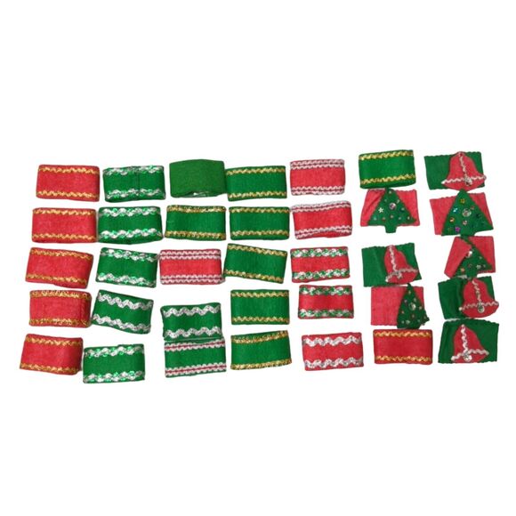 Huge Lot of 35 Christmas Cloth Napkins Rings Red & Green - Picture 1 of 5
